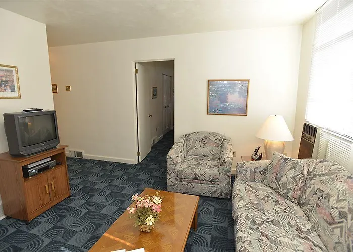 Friendship Suites Hotel