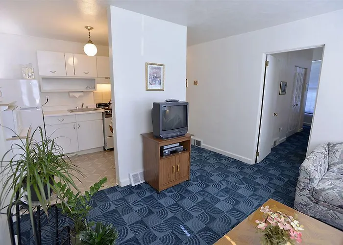 Friendship Suites Hotel 3*