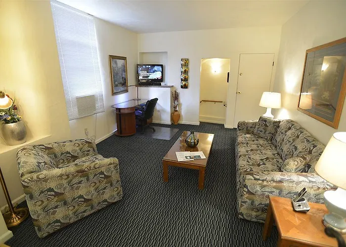 Hotel Friendship Suites