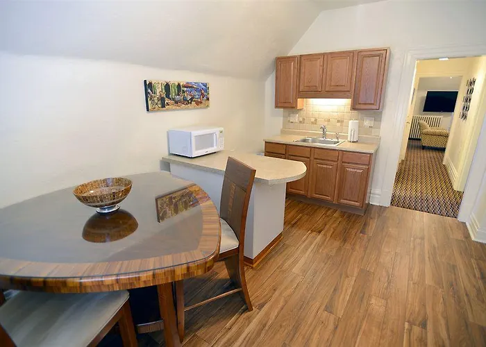 Friendship Suites Hotel