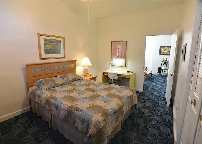 Friendship Suites Pittsburgh