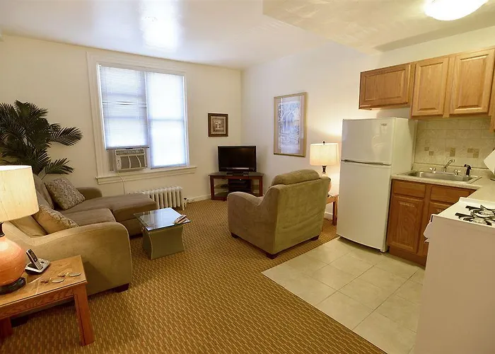 Hotel Friendship Suites 3*