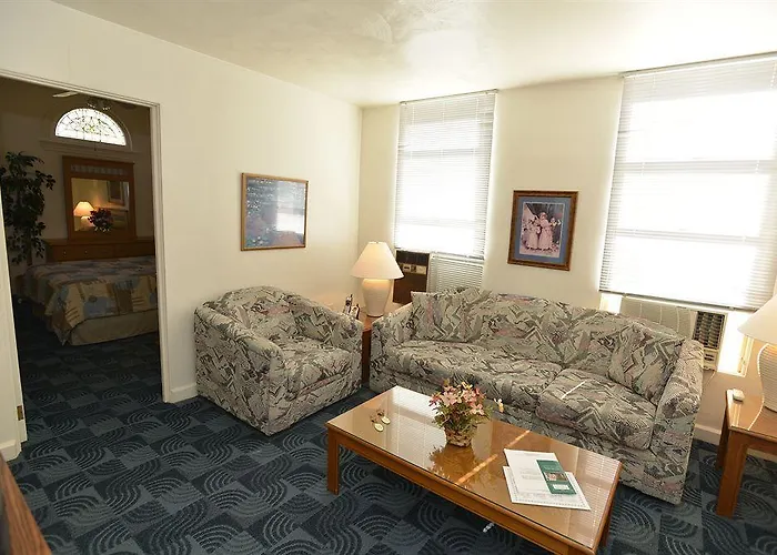 Hotel Friendship Suites