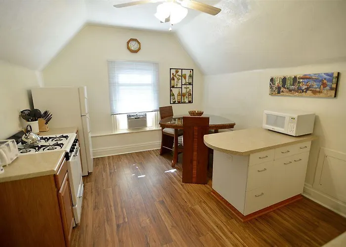 Hotel Friendship Suites 3*