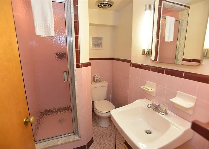 Friendship Suites Pittsburgh