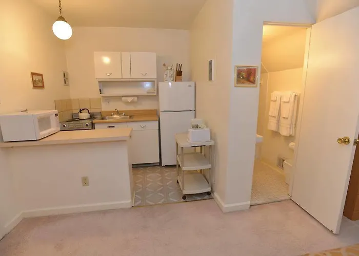 Hotel Friendship Suites 3*