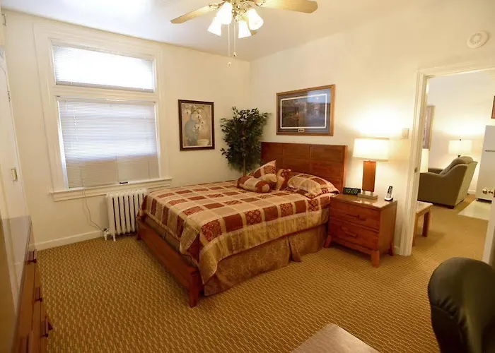 Hotel Friendship Suites 3*